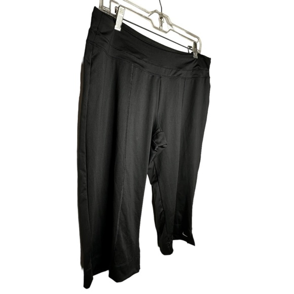 Nike Performance Cropped Black Pants - Picture 4 of 7